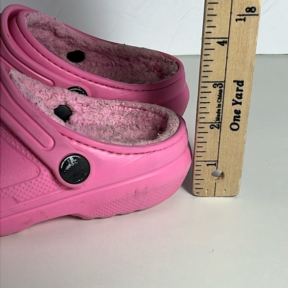 CROCS GIRLS CLASSIC LINED CLOG PARTY PINK / CANDY PINK KID’S SIZE 11 - Picture 9 of 9